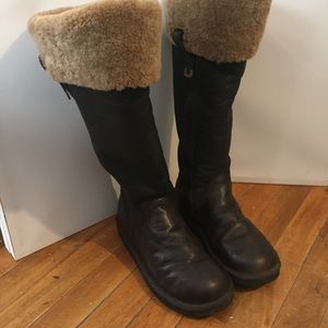 Brown Leather Uggs Fur Lined size 8